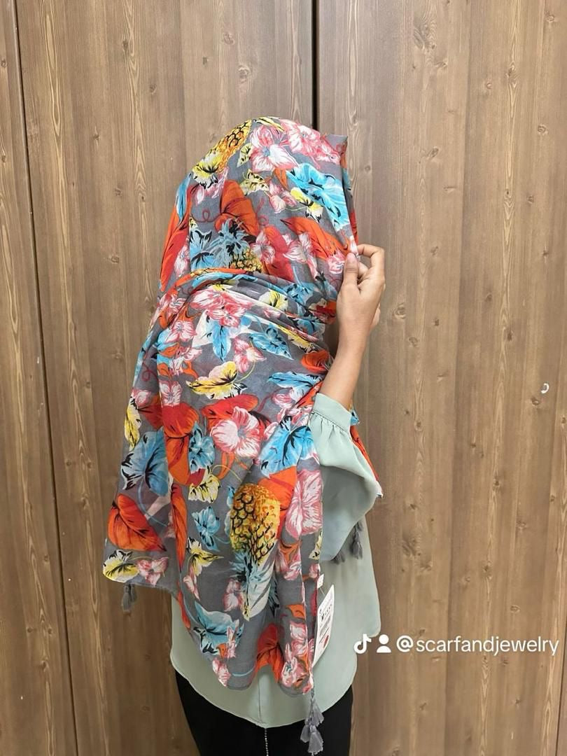 Tropical Bloom Scarf – وشاح الزهور الاستوائية