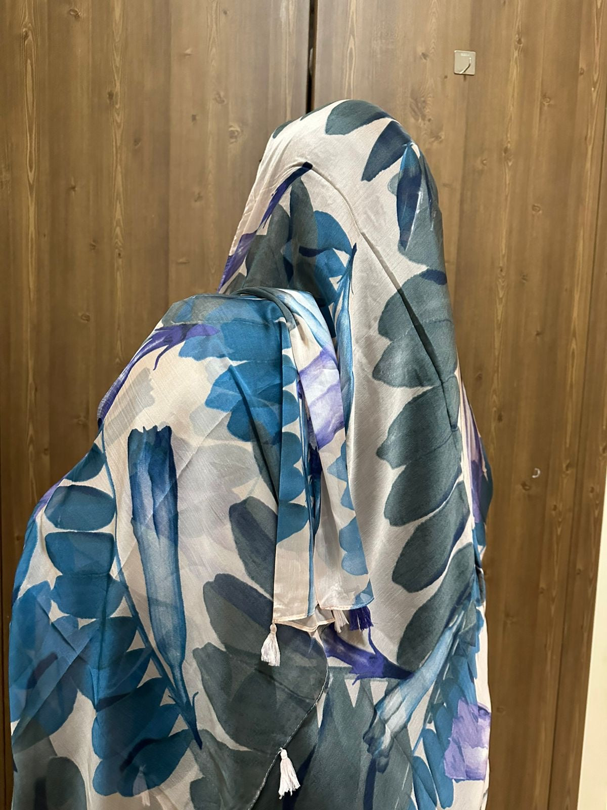 Botanic Breeze Scarf – وشاح نسيم الطبيعة