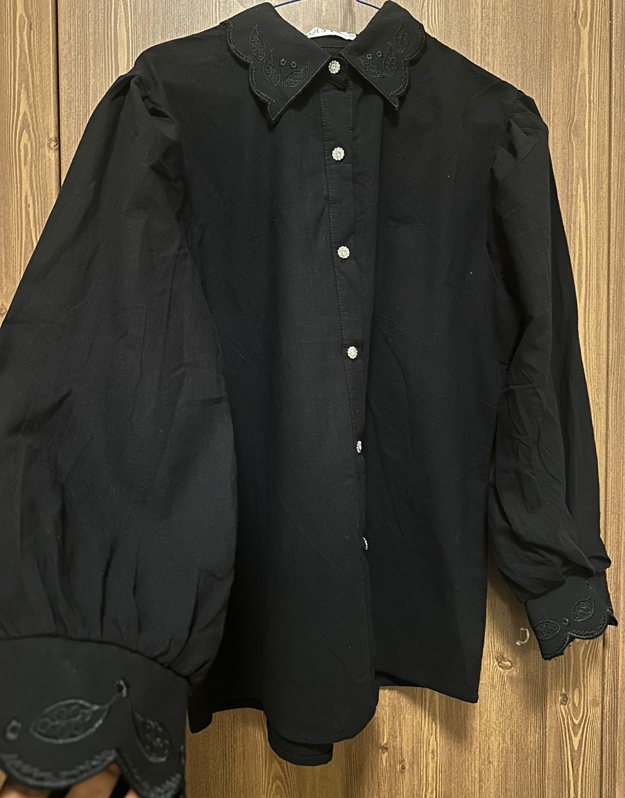 Elegant Black Embroidered Shirt | قميص أسود أنيق مطرز