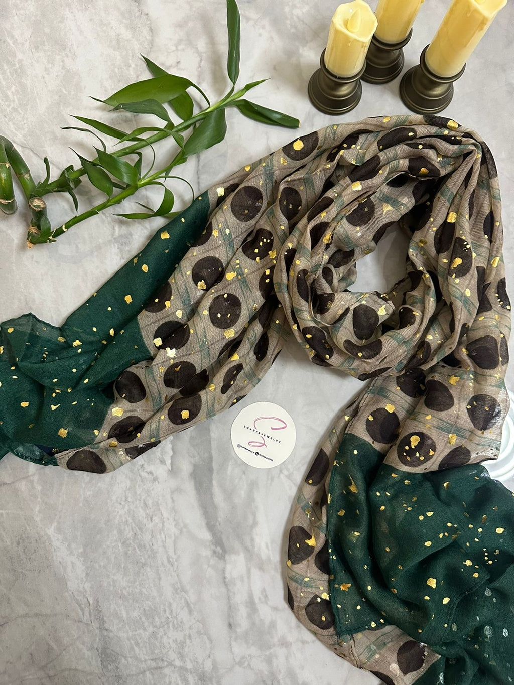 Golden Dots Scarf – وشاح بنقشة دوائر ذهبية