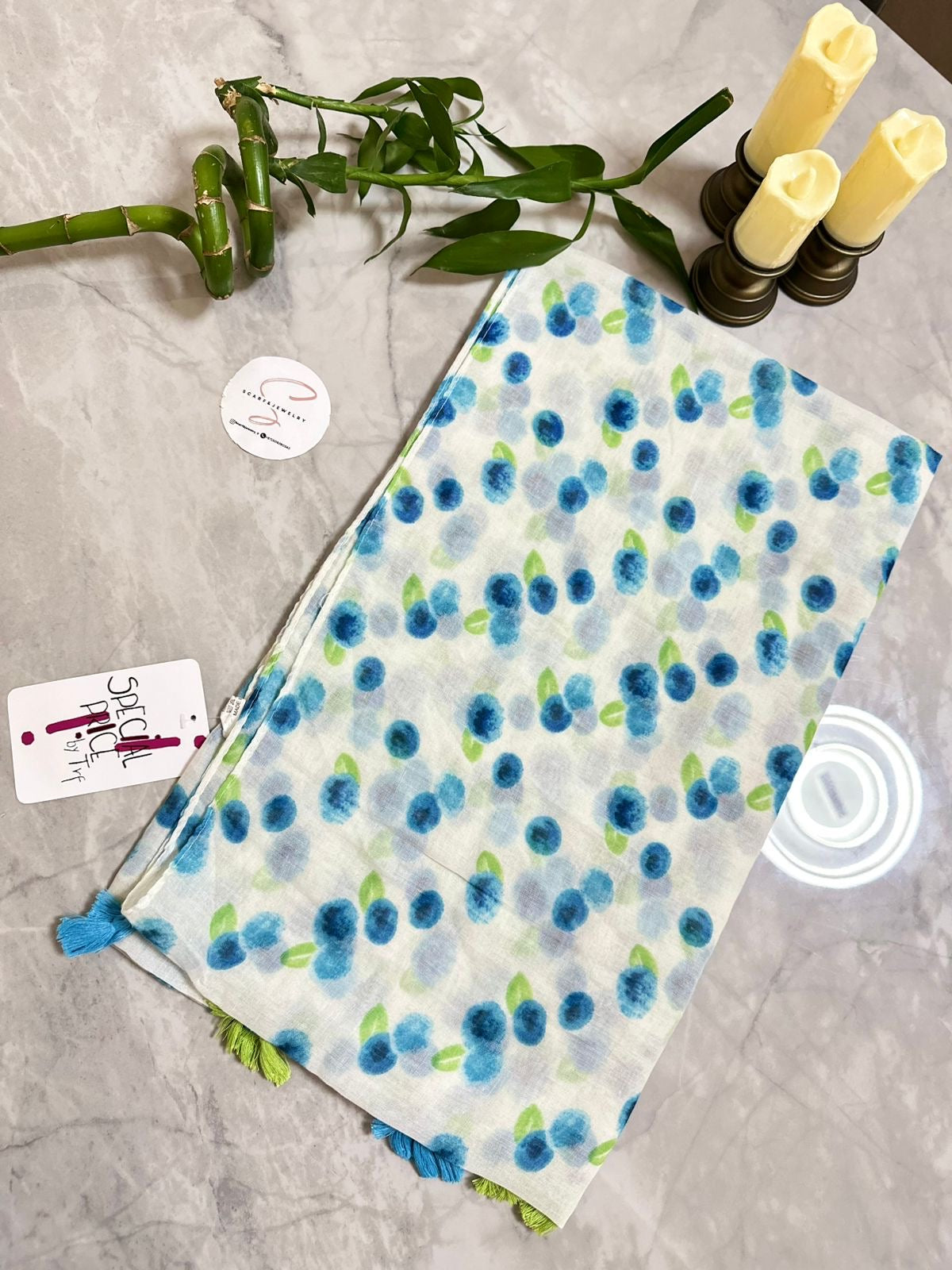 Blueberry Dots Scarf – وشاح نقاط التوت الأزرق