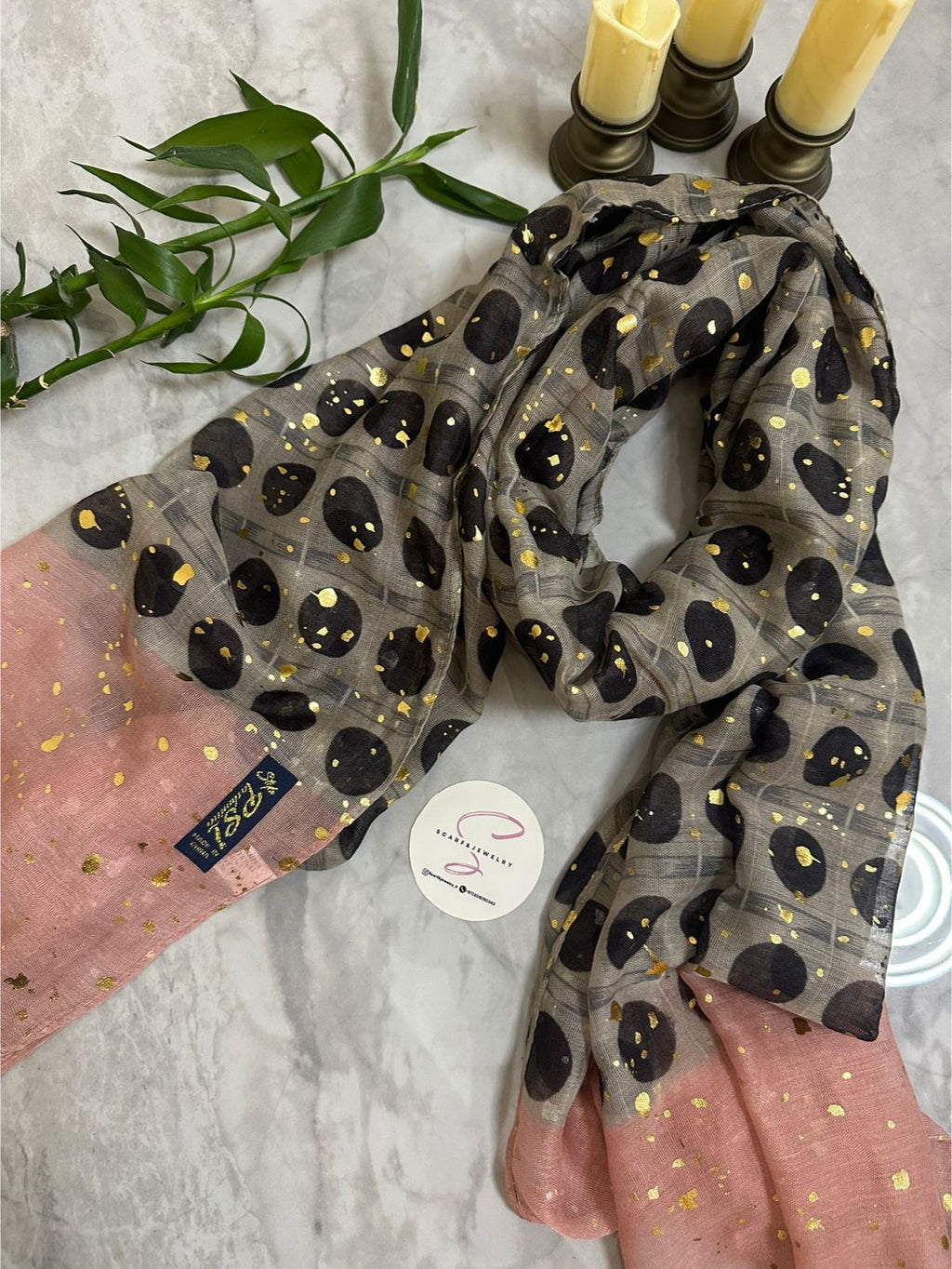 Golden Dots Scarf – وشاح بنقشة دوائر ذهبية